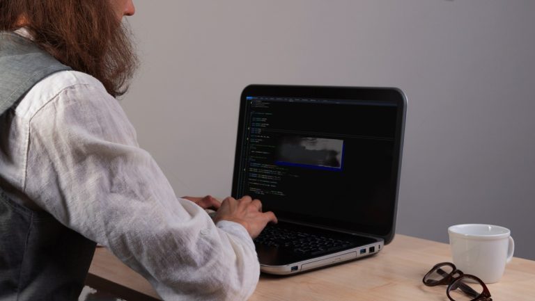 How to Learn Python and Quickly Become an Expert at It