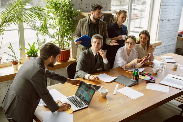 The Winning Edge: Mastering the Coaching Game with Cutting-Edge Techniques and Best Practices