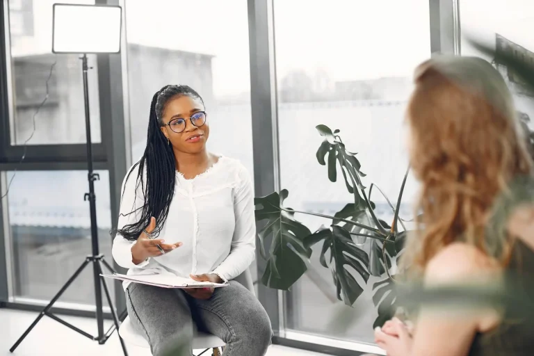 Life Coach: Your Guide to Personal Growth and Clarity
